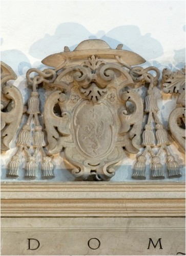 Bottega veneta (1661), Stemma del vescovo Francesco Grassi.jpg