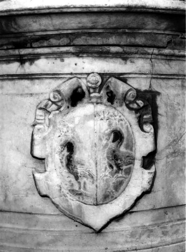 Lo stemma del frate francescano Angelo Orabona.jpg